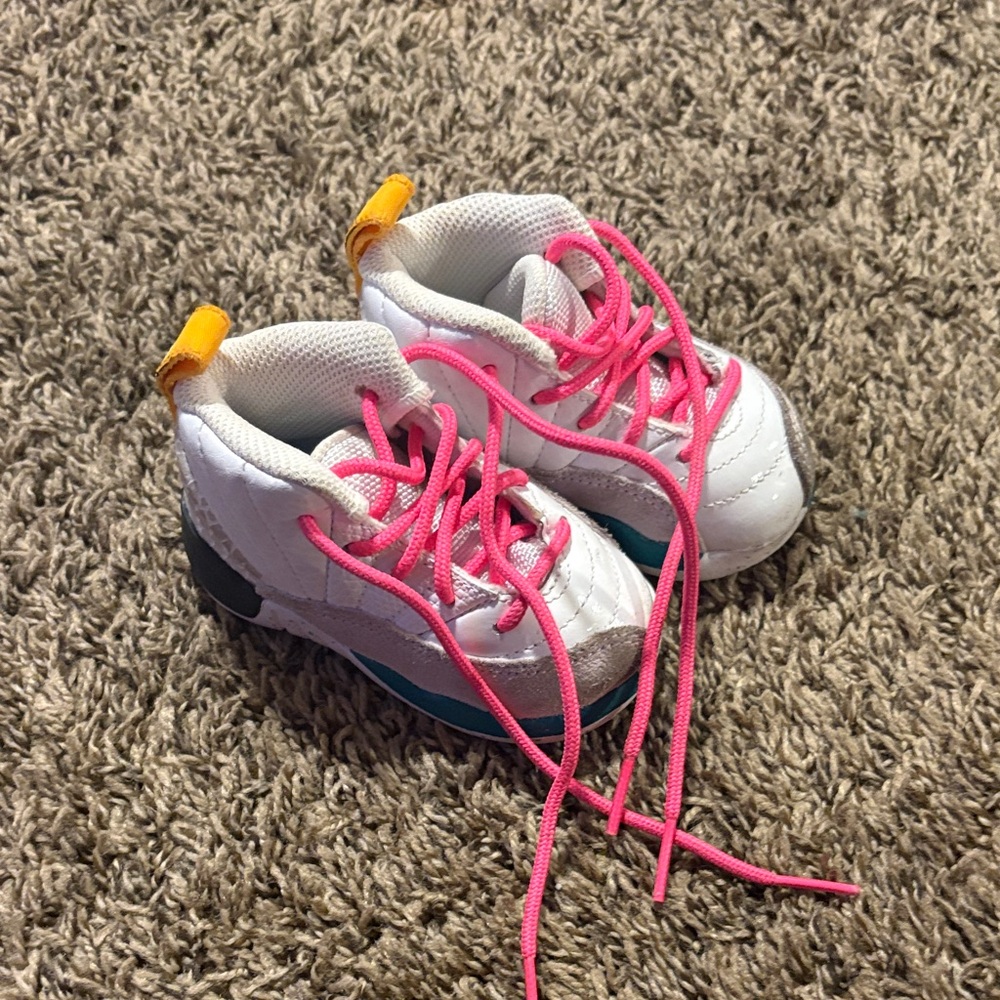 Jordan Kids Sneakers in White and Pink